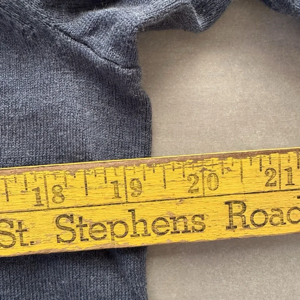 Banana Republic Luxury Blend‎ Men's Medium Silk Blend Blue Sweater V-Neck